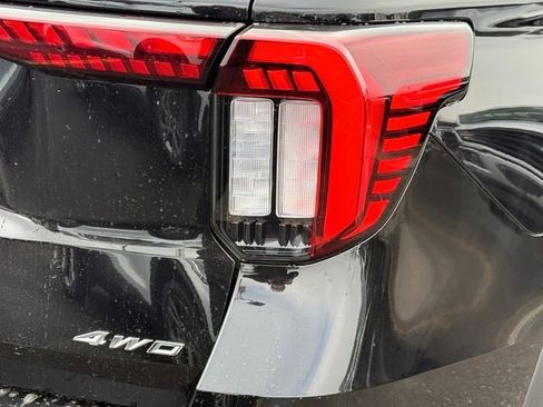 New 2026 Ford Explorer Active image 7