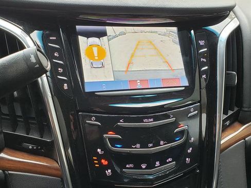 Used 2017 Cadillac Escalade 4WD image 24