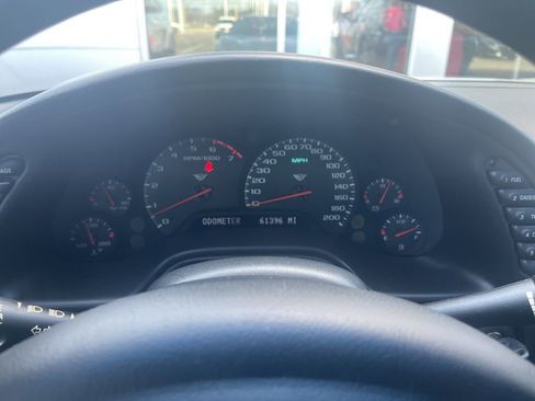 Used 2004 Chevrolet Corvette Coupe w/ Roof Package image 6