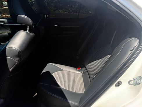 Used 2021 Toyota Camry SE FWD image 19