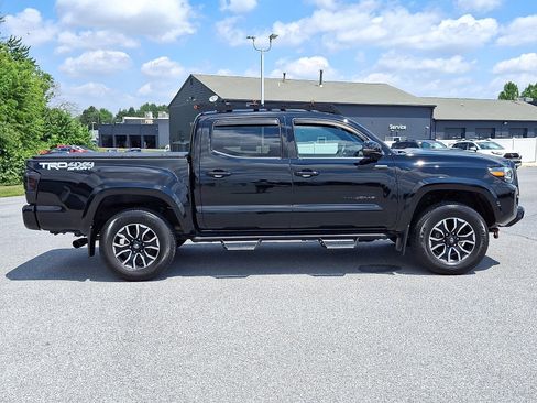 Used 2023 Toyota Tacoma TRD Sport w/ Black Out Package (TMS) AWD/4WD image 8