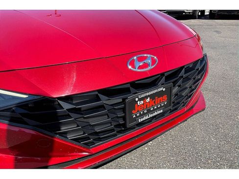 Used 2021 Hyundai Elantra SEL image 29