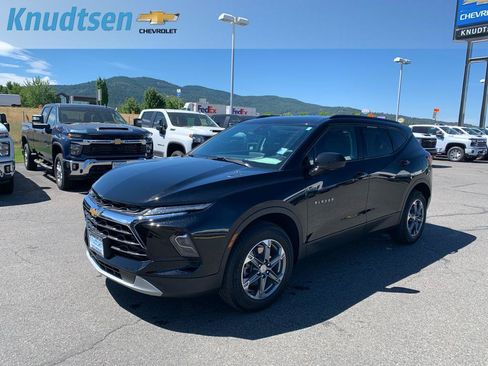 Used 2024 Chevrolet Blazer LT w/ Convenience Package AWD/4WD image 3