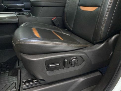 Used 2020 GMC Sierra 1500 AT4 w/ AT4 Premium Package image 17