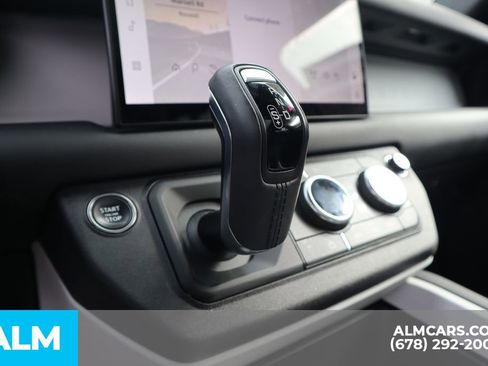 Used 2025 Land Rover Defender 110 S image 34