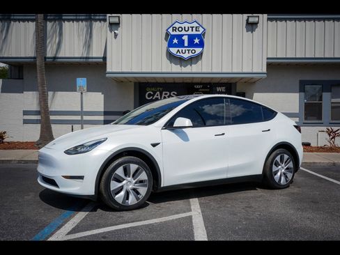 Used 2023 Tesla Model Y Long Range AWD/4WD image 1