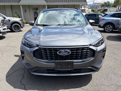 Used 2023 Ford Escape Platinum w/ Premium Technology Package AWD/4WD image 2