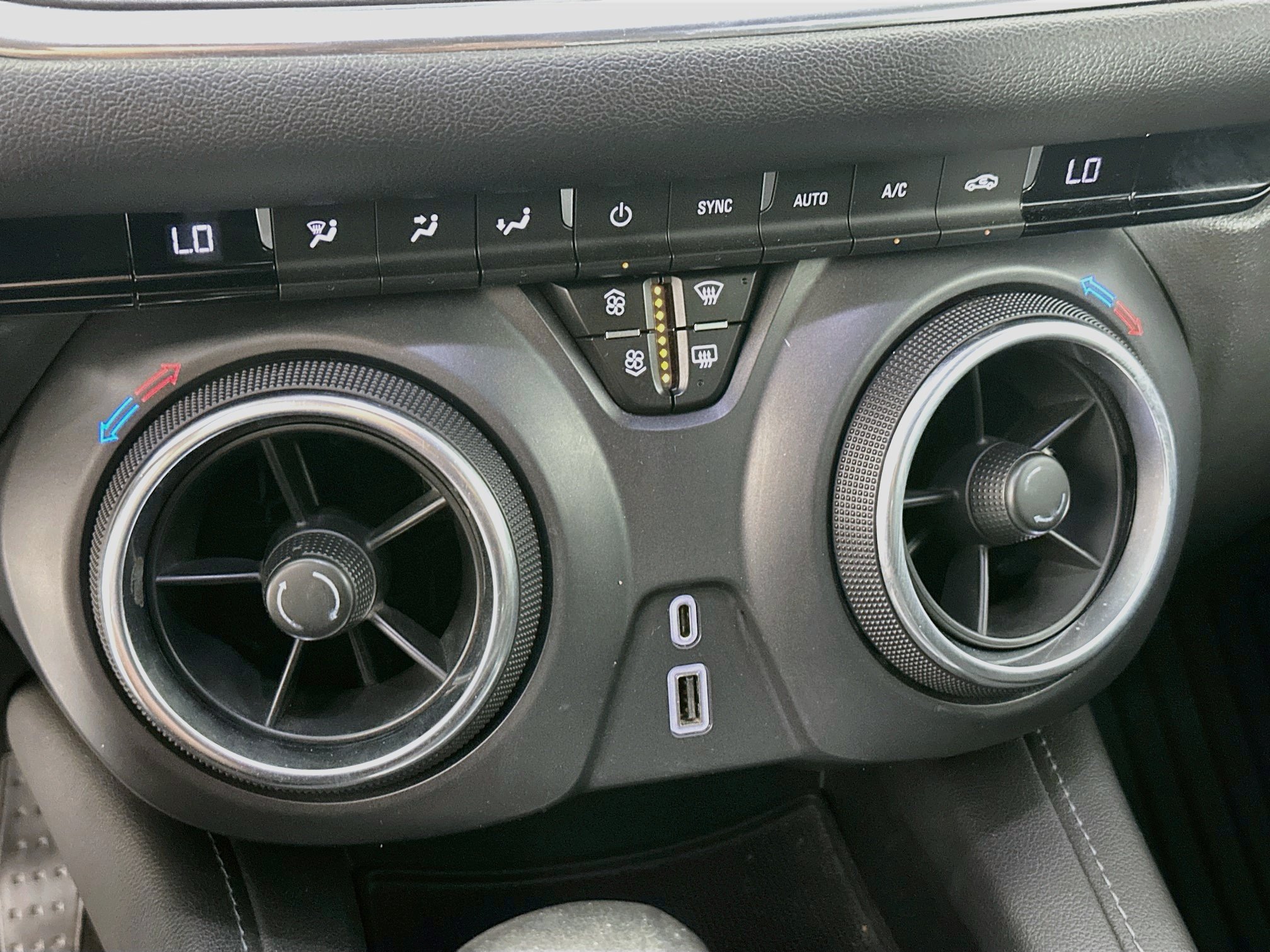 Used 2020 Chevrolet Blazer LT FWD image 22