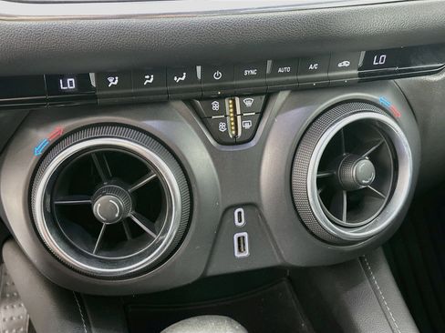 Used 2020 Chevrolet Blazer LT FWD image 22