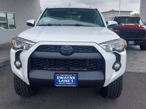 Used 2016 Toyota 4Runner SR5 Premium AWD/4WD image 2