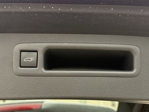 New 2025 Toyota Highlander Platinum image 30