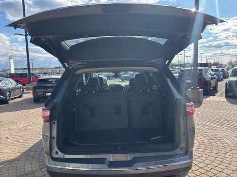 Used 2019 Chevrolet Traverse Premier AWD/4WD image 33
