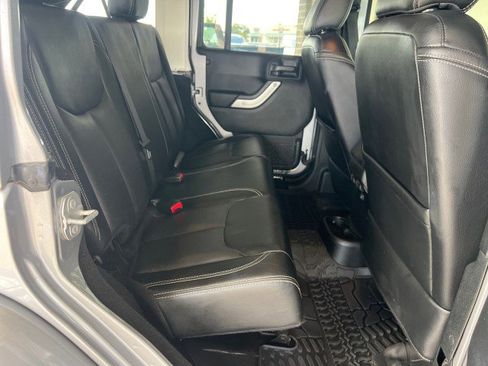 Used 2017 Jeep Wrangler Unlimited Sahara w/ Connectivity Group image 29