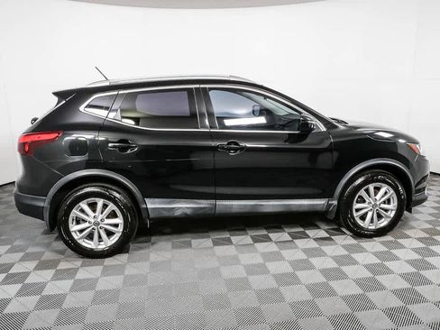 Used 2019 Nissan Rogue Sport SV w/ All-Weather Package FWD image 2