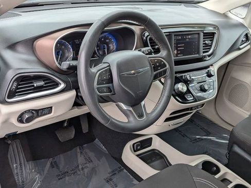 Used 2023 Chrysler Voyager LX FWD image 18