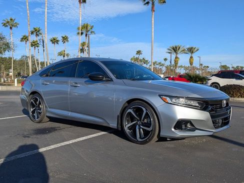 Used 2021 Honda Accord Sport image 2