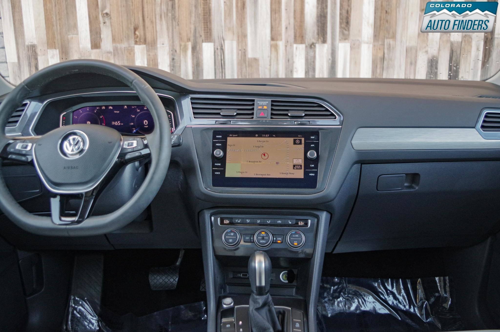 Used 2020 Volkswagen Tiguan SEL AWD/4WD image 17