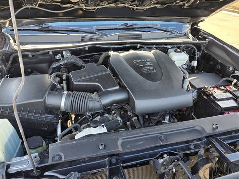 Used 2021 Toyota Tacoma TRD Off-Road image 27