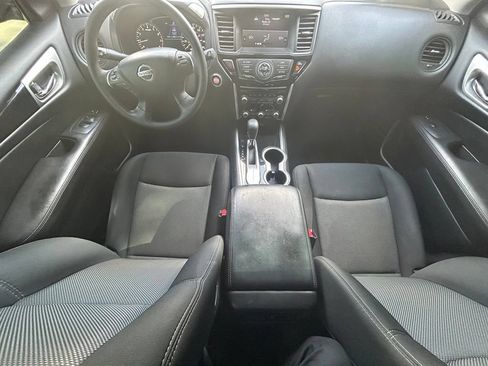 Used 2020 Nissan Pathfinder S FWD image 10