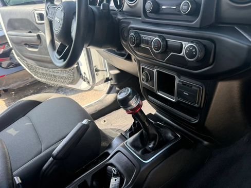 Used 2021 Jeep Wrangler Unlimited Sport AWD/4WD image 25