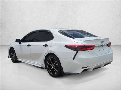 Used 2020 Toyota Camry SE FWD image 7
