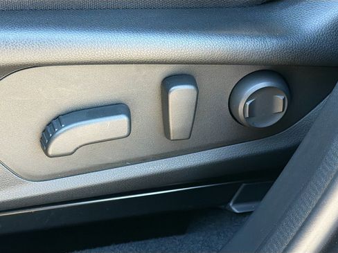 Certified 2025 Subaru Forester Premium image 21