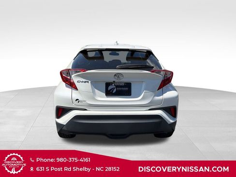 Used 2019 Toyota C-HR XLE FWD image 7