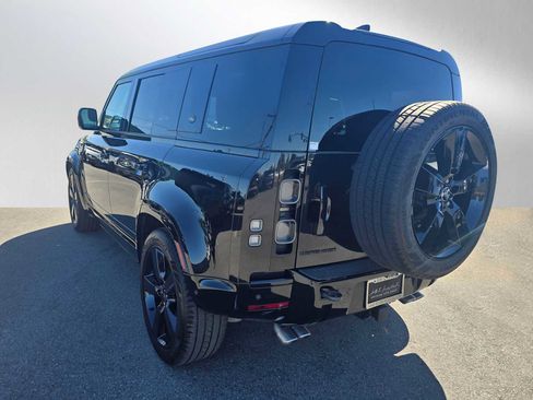 Used 2022 Land Rover Defender 110 V8 image 5