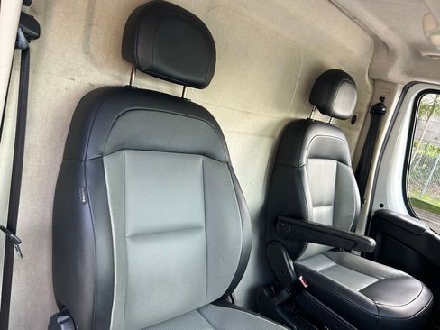 Used 2018 RAM ProMaster 2500 w/ Interior Convenience Group image 25