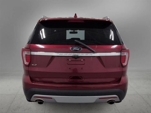 Used 2017 Ford Explorer XLT w/ Equipment Group 202A image 7