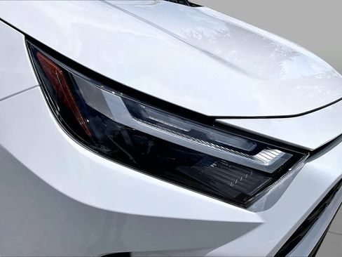 Used 2022 Toyota RAV4 XLE FWD image 28