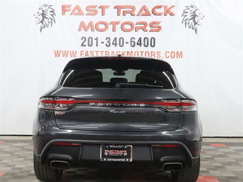Used 2022 Porsche Macan AWD/4WD image 8