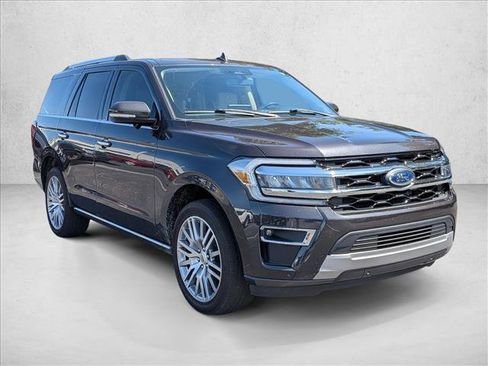 Used 2024 Ford Expedition Limited RWD image 4
