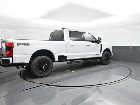 New 2026 Ford F250 Lariat w/ Black Appearance Package image 9