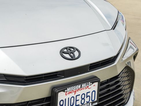 Used 2025 Toyota Camry LE FWD image 10