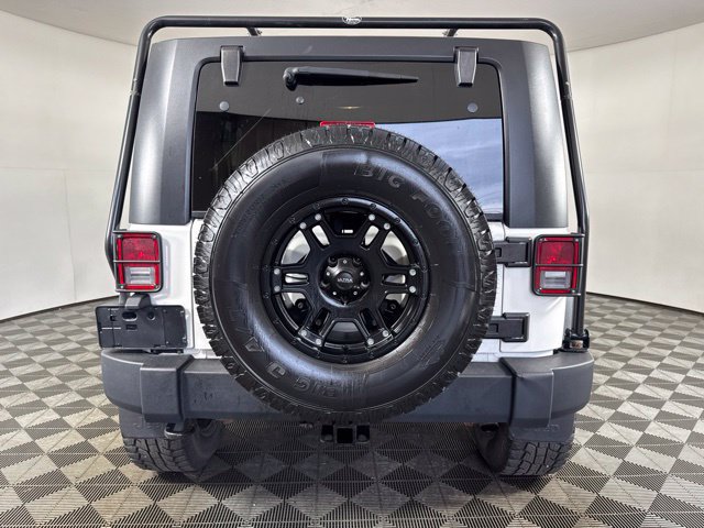 Used 2010 Jeep Wrangler Unlimited Rubicon w/ Dual Top Group AWD/4WD image 18