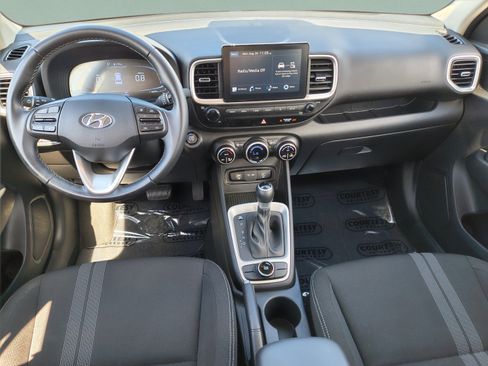 Used 2024 Hyundai Venue SEL FWD image 10