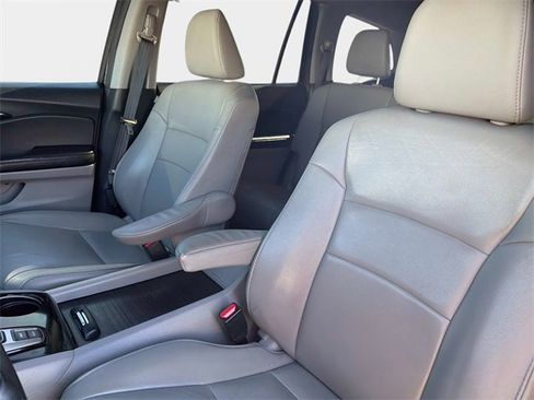 Used 2019 Honda Pilot Touring image 19