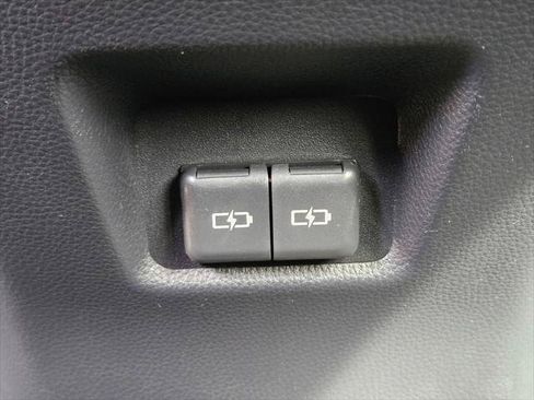 Certified 2025 Toyota RAV4 XLE FWD image 16