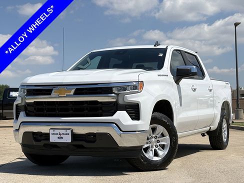 Used 2023 Chevrolet Silverado 1500 LT AWD/4WD image 2