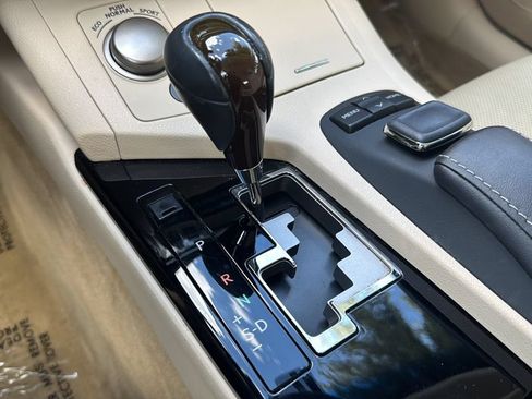 Used 2015 Lexus ES 350 w/ Luxury Package FWD image 23
