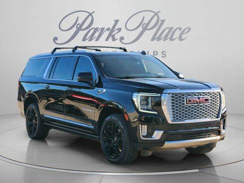 Used 2022 GMC Yukon XL Denali AWD/4WD image 4