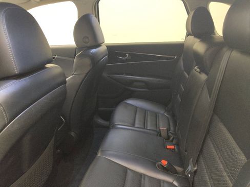 Used 2019 Kia Sorento EX AWD/4WD image 18