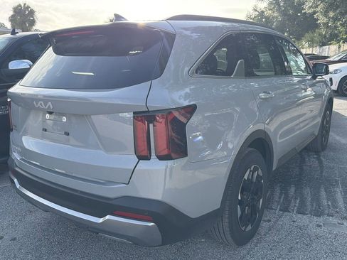 Certified 2025 Kia Sorento S w/ Panoramic Sunroof Package FWD image 10