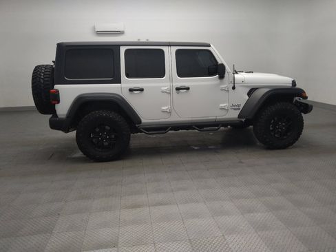 Used 2018 Jeep Wrangler Unlimited Sport S AWD/4WD image 10