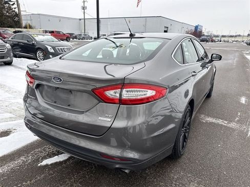 Used 2014 Ford Fusion SE w/ Equipment Group 202A image 3