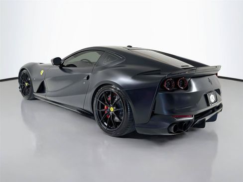 Used 2020 Ferrari 812 Superfast RWD image 11
