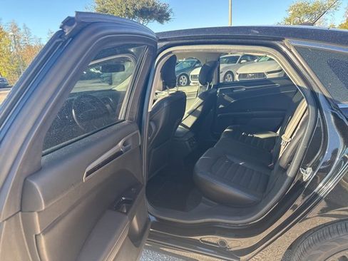 Used 2014 Ford Fusion SE w/ Equipment Group 202A image 14