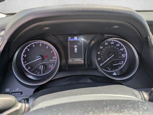 Used 2022 Toyota Camry SE image 9