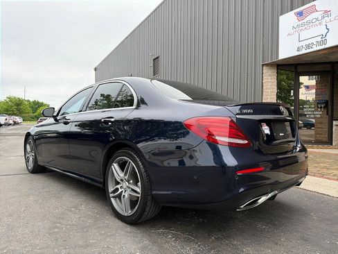 Used 2017 Mercedes-Benz E 300 4MATIC image 3